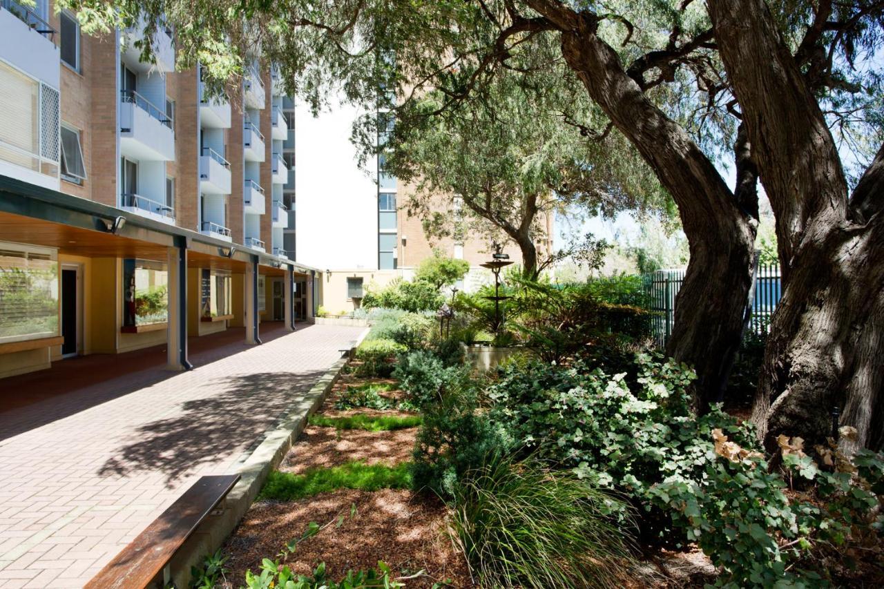 Central Hidden Gem - Fremantle Apartment Bagian luar foto