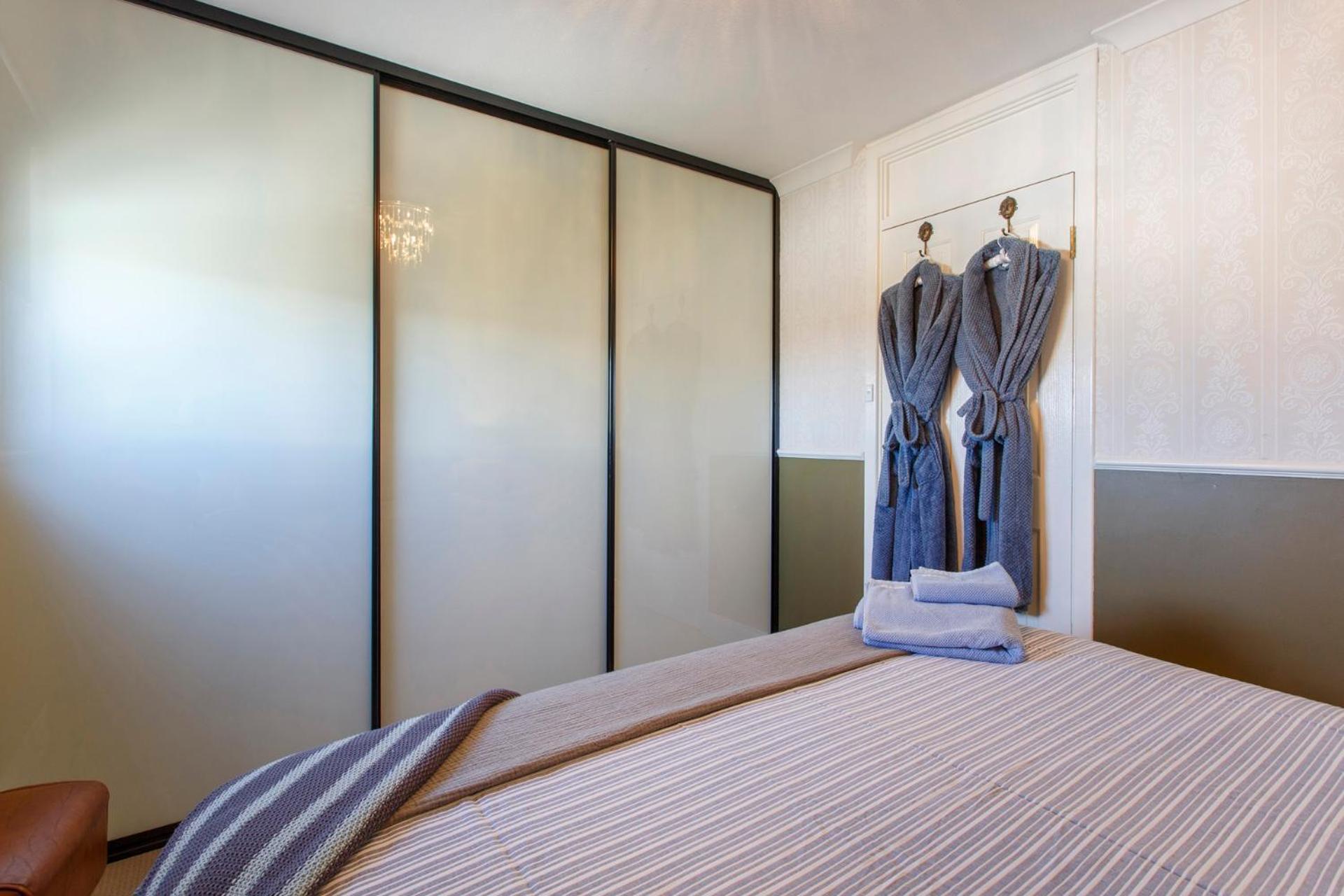 Central Hidden Gem - Fremantle Apartment Bagian luar foto